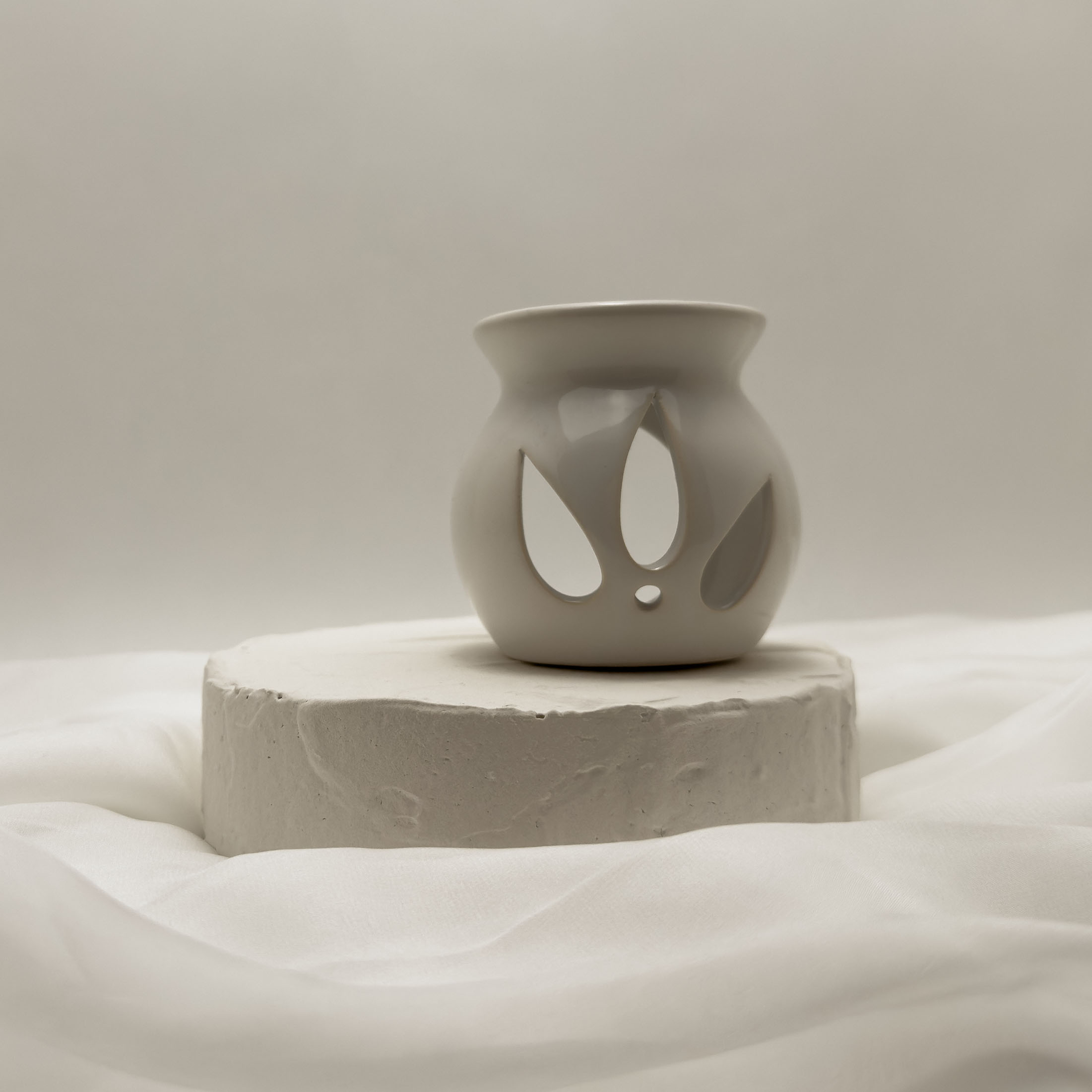 Wax Melt Burner White smooth small 1 by 1